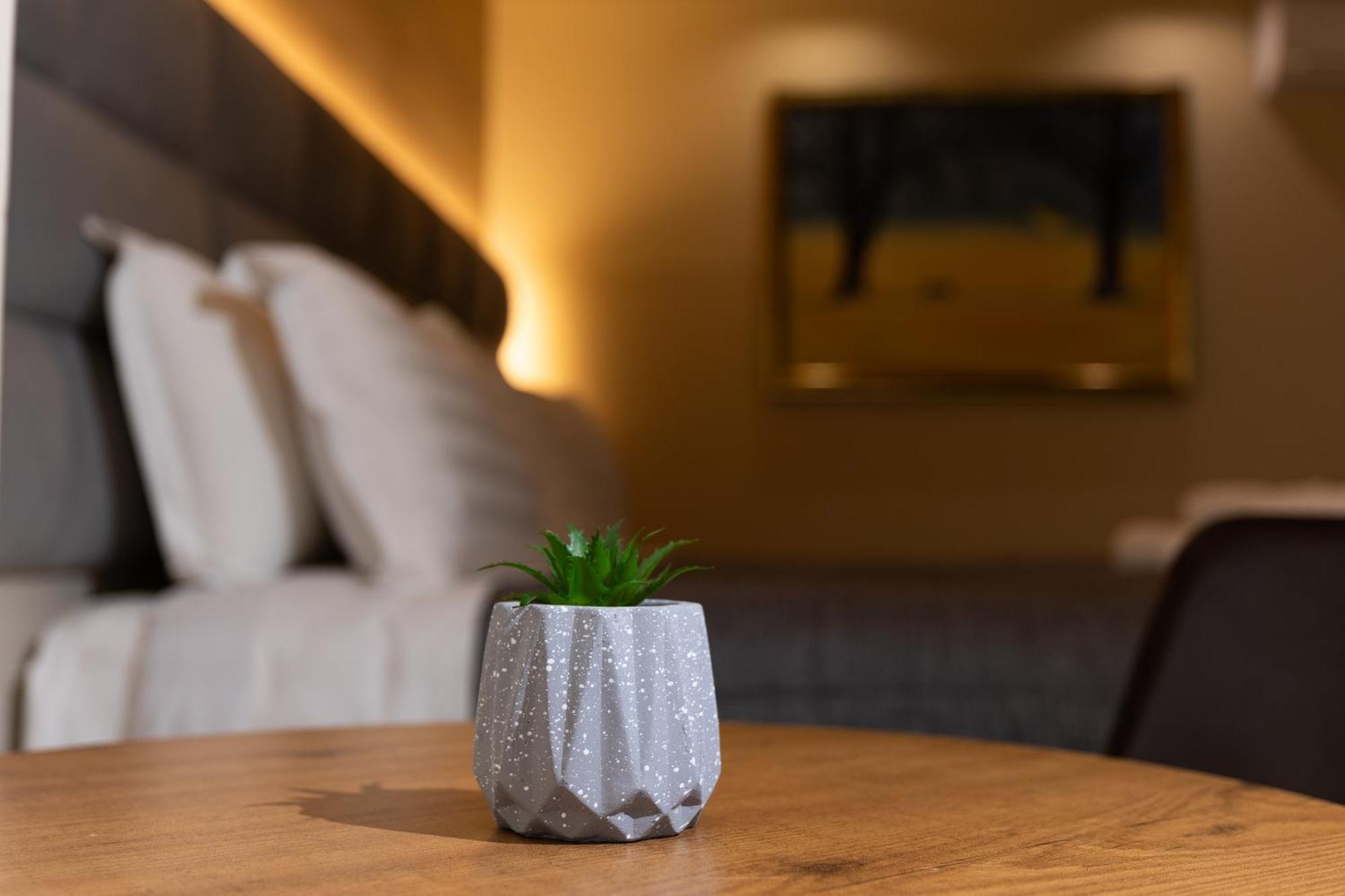 4R Colombo Hotel Тирана Экстерьер фото
