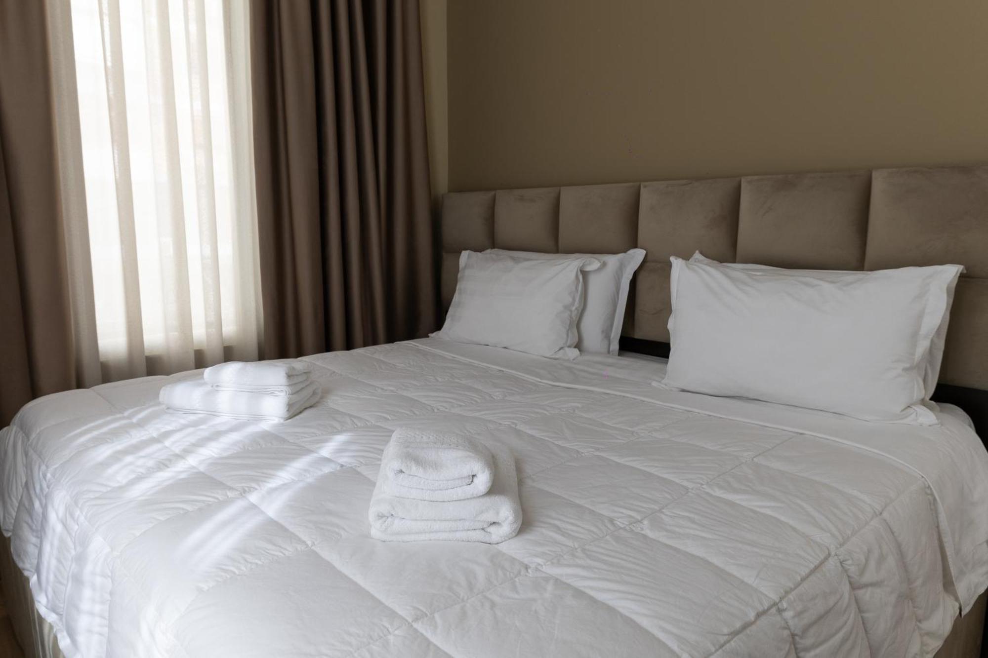 4R Colombo Hotel Тирана Экстерьер фото