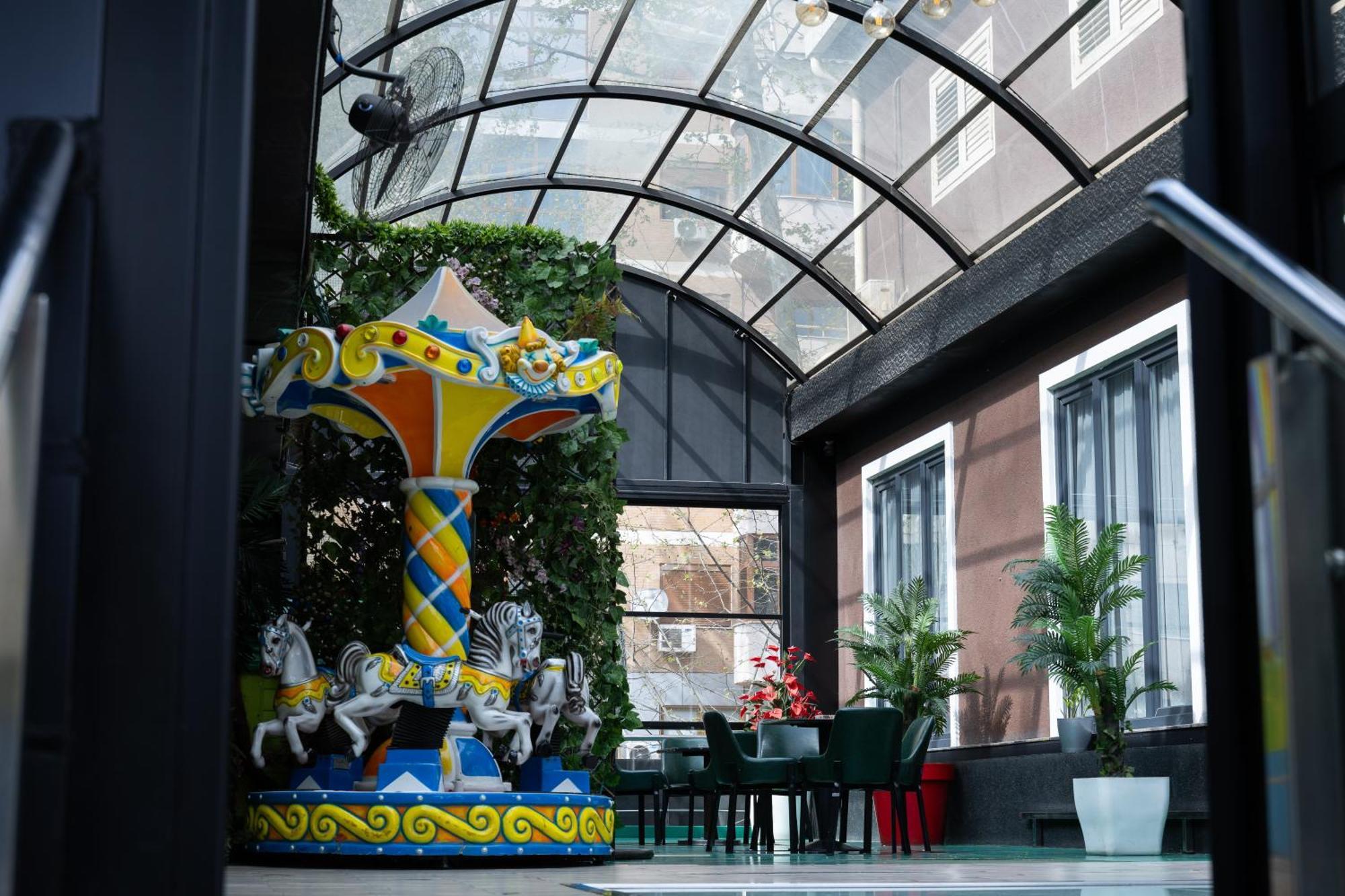 4R Colombo Hotel Тирана Экстерьер фото