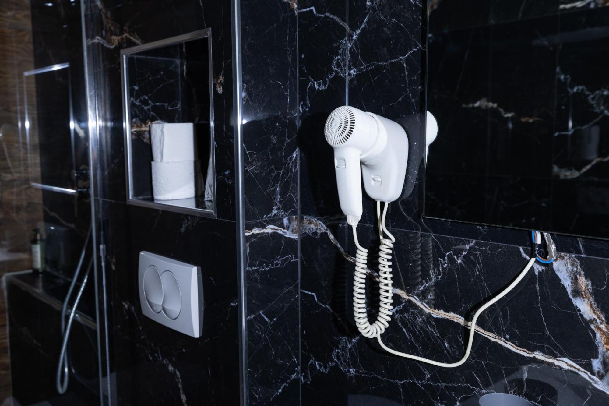 4R Colombo Hotel Тирана Экстерьер фото