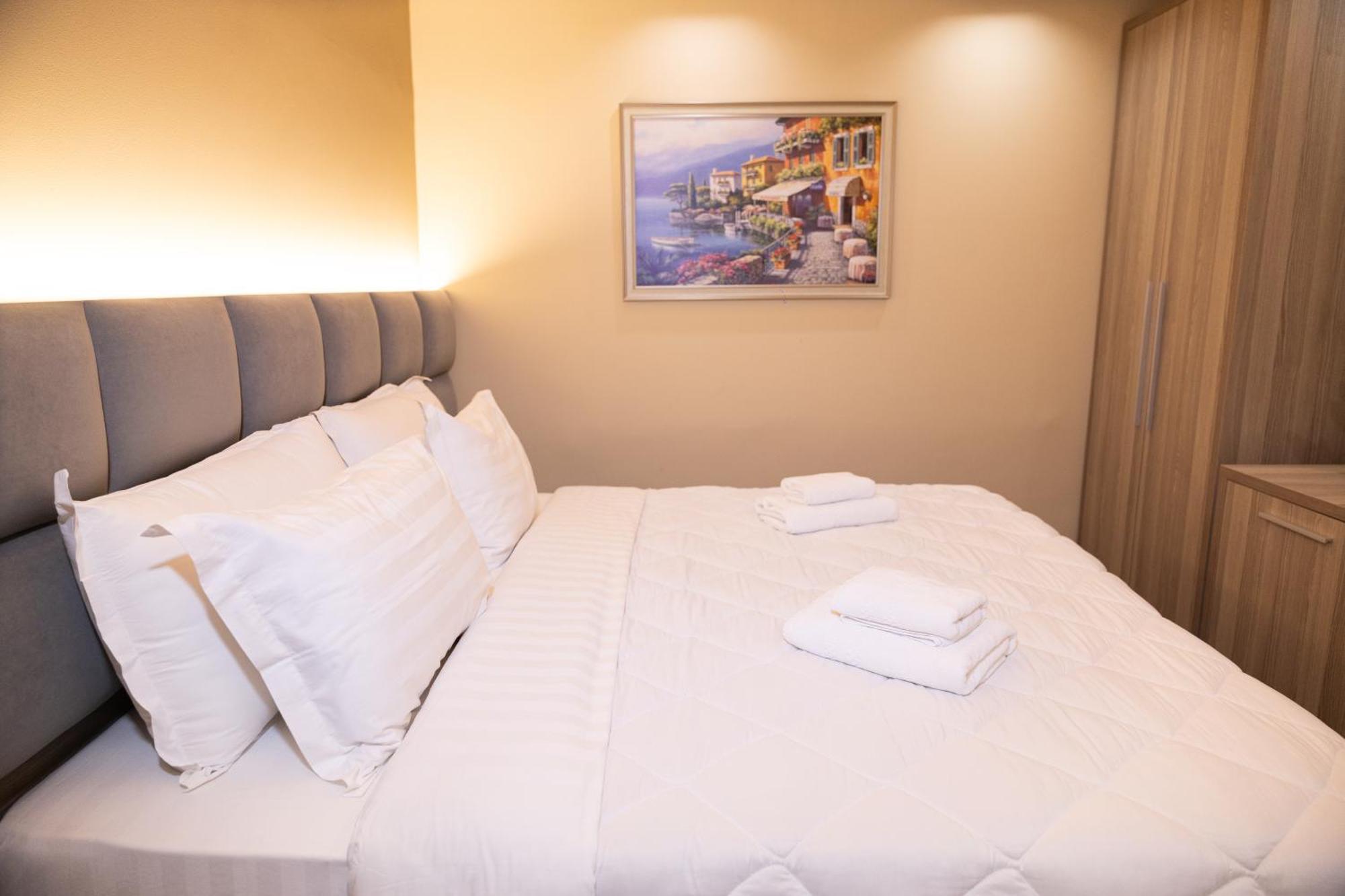 4R Colombo Hotel Тирана Экстерьер фото