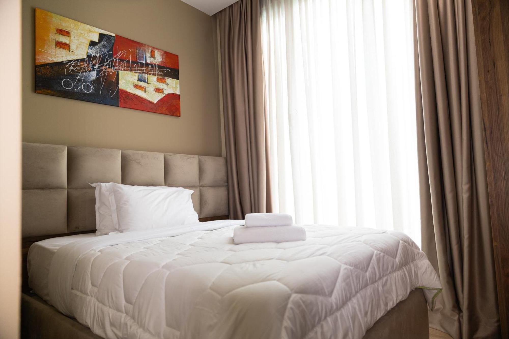 4R Colombo Hotel Тирана Экстерьер фото