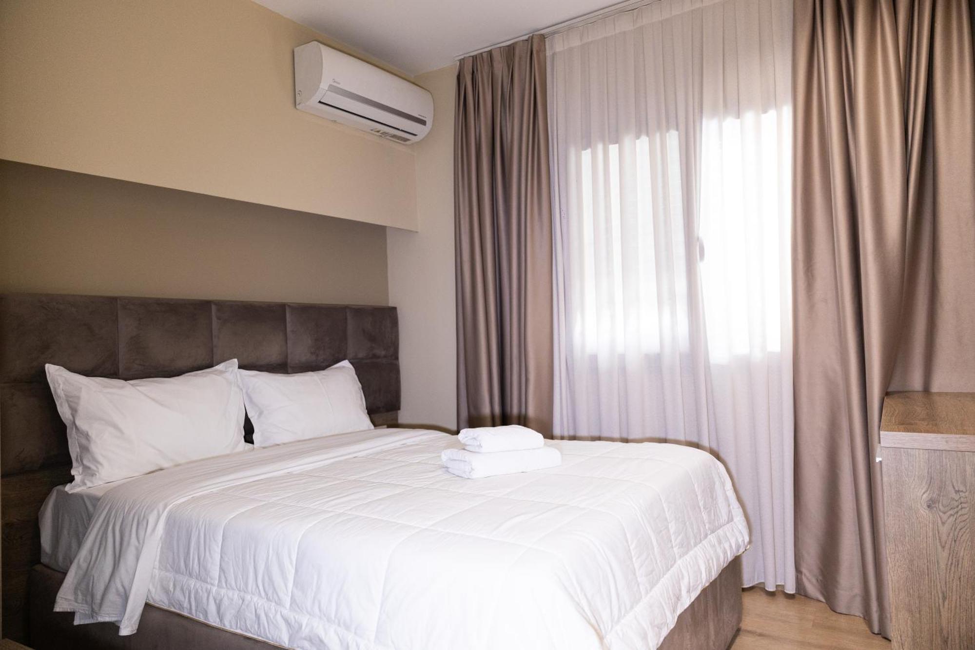 4R Colombo Hotel Тирана Экстерьер фото