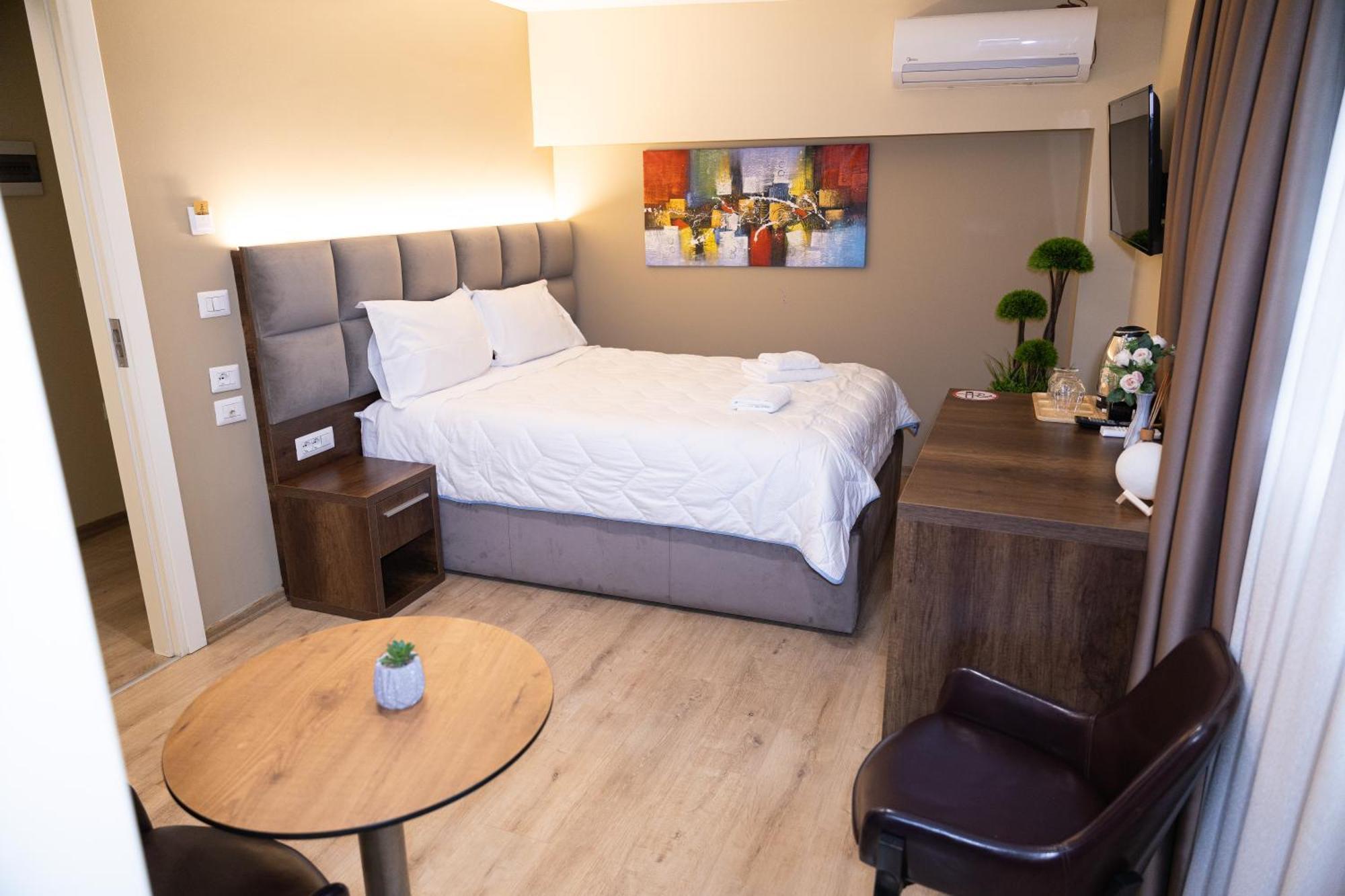 4R Colombo Hotel Тирана Экстерьер фото