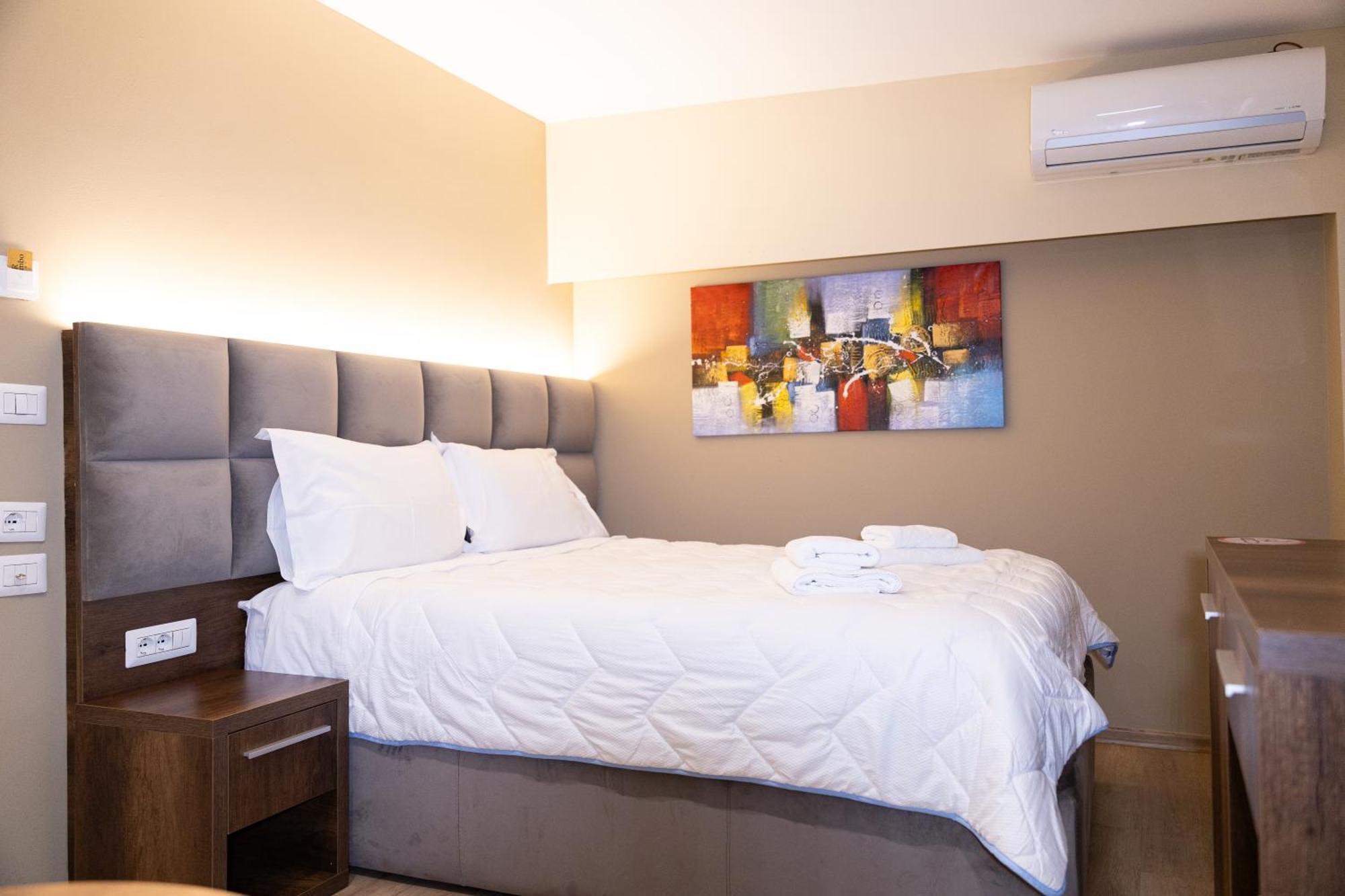 4R Colombo Hotel Тирана Экстерьер фото