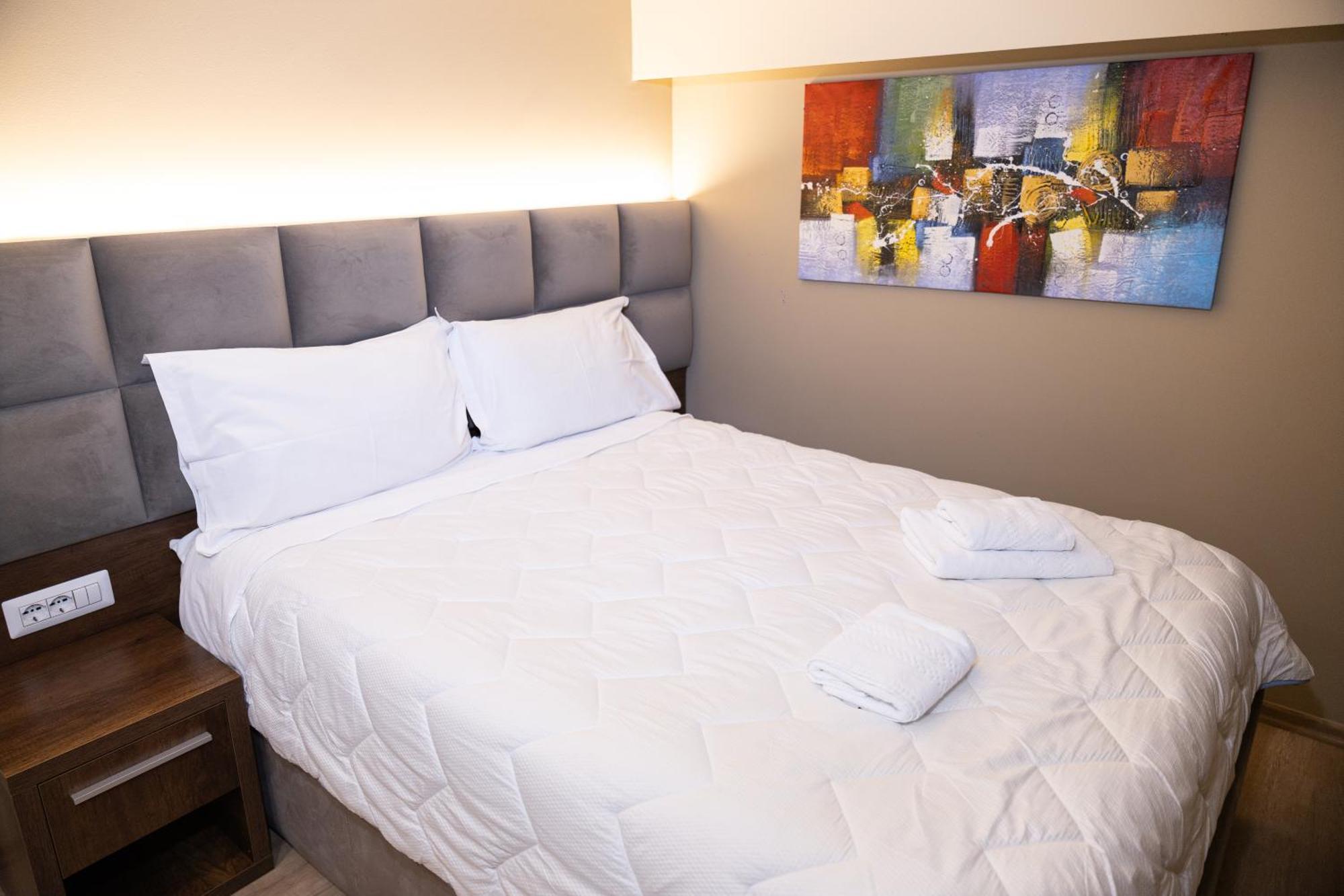 4R Colombo Hotel Тирана Экстерьер фото