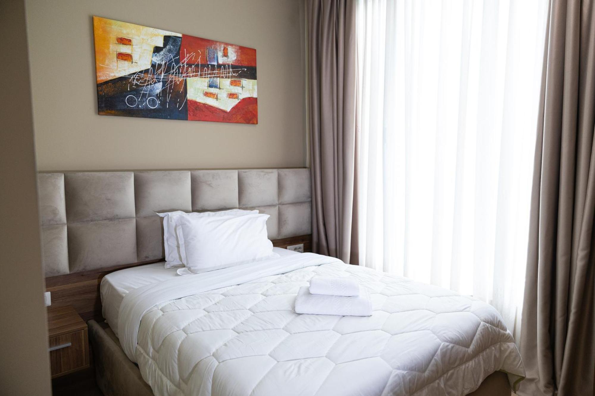 4R Colombo Hotel Тирана Экстерьер фото