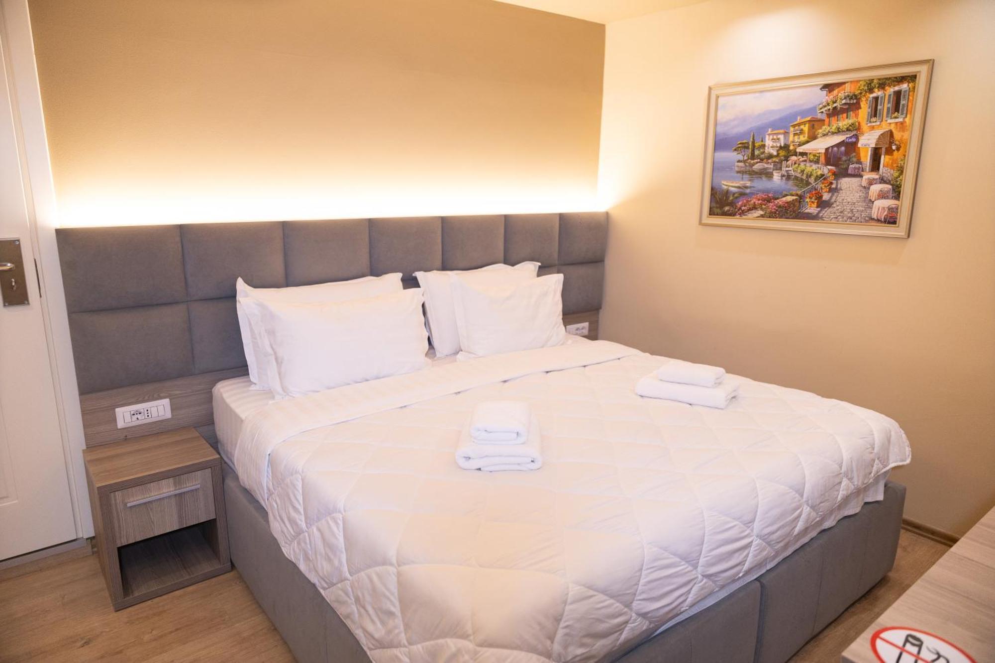 4R Colombo Hotel Тирана Экстерьер фото